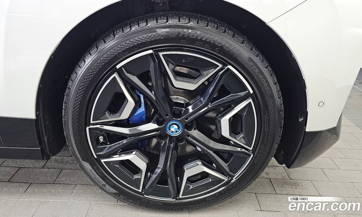 BMW iX фото 21