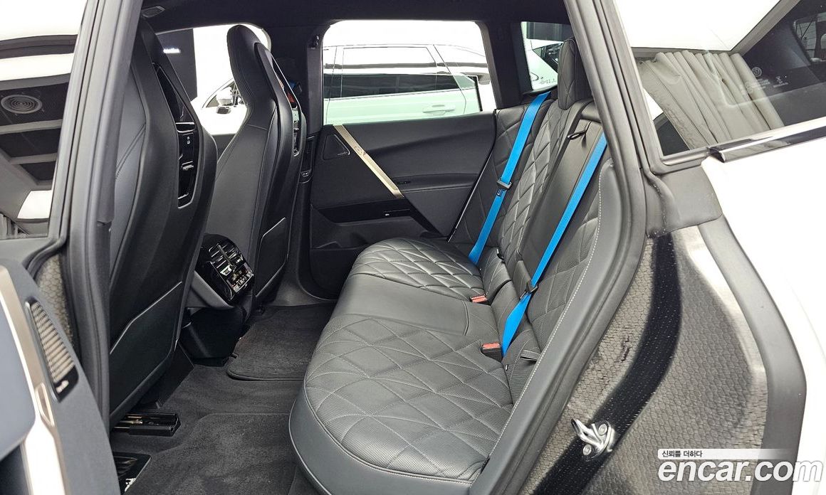 BMW iX фото 26