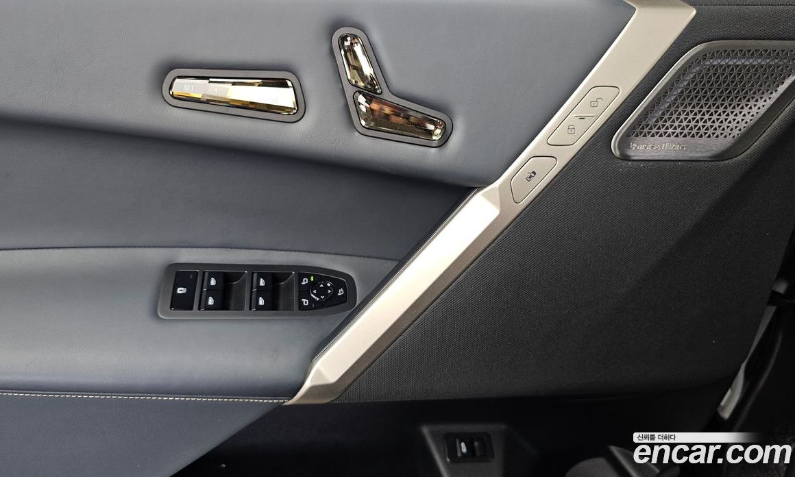 BMW iX фото 29