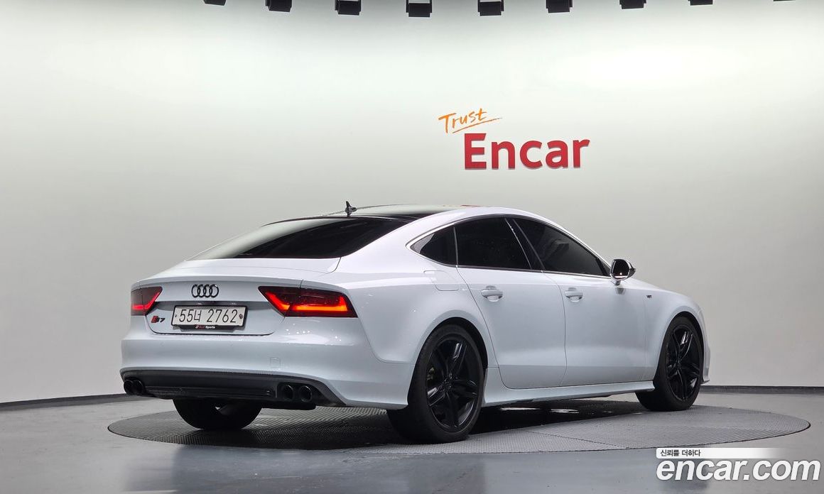 Audi S7 фото 2