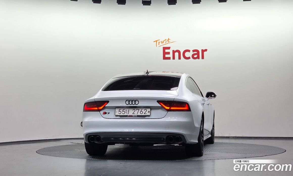 Audi S7 фото 4