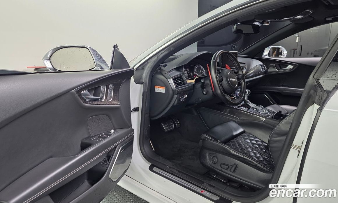 Audi S7 фото 10