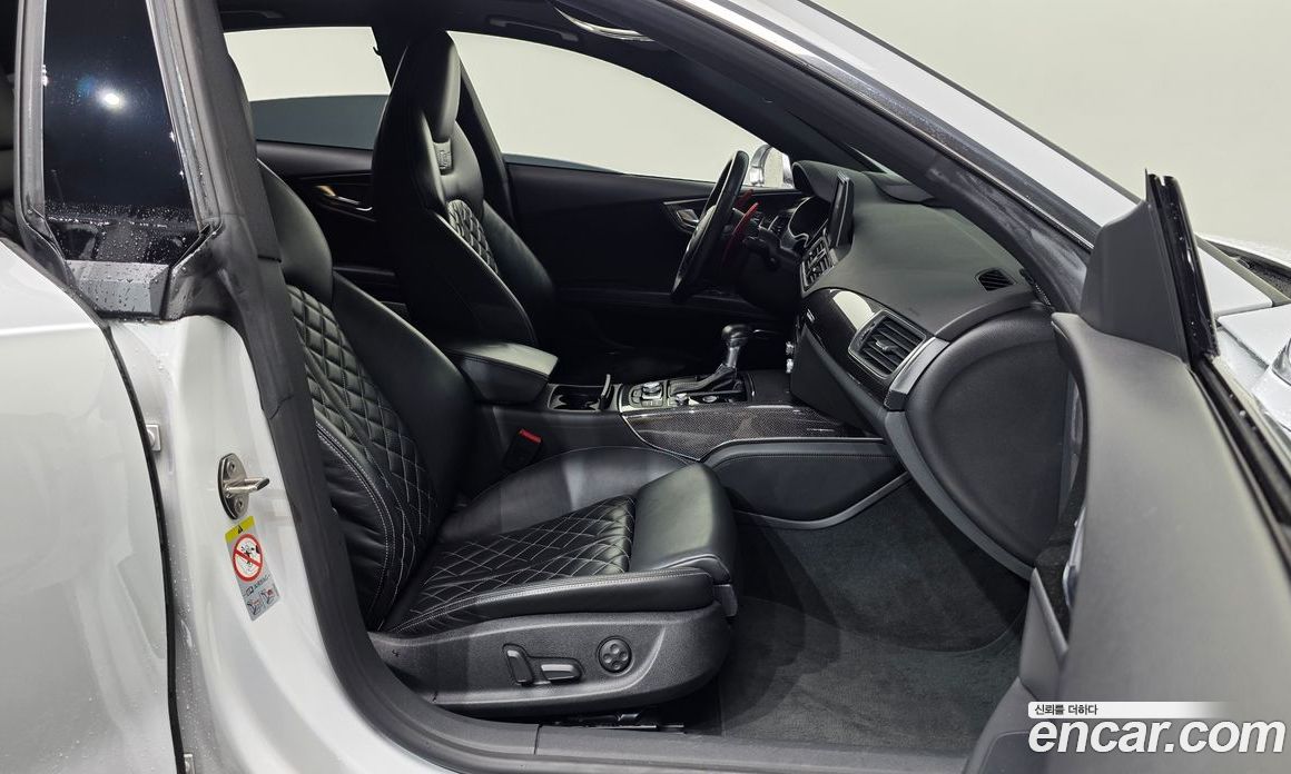 Audi S7 фото 11