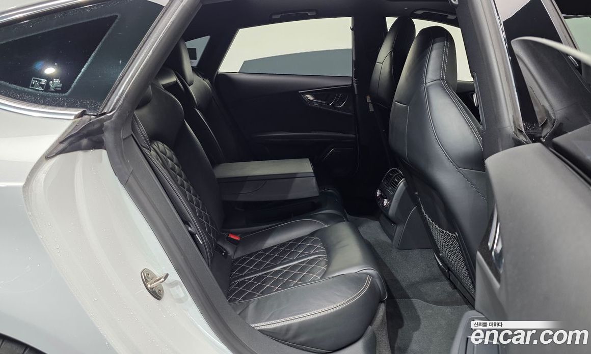 Audi S7 фото 12