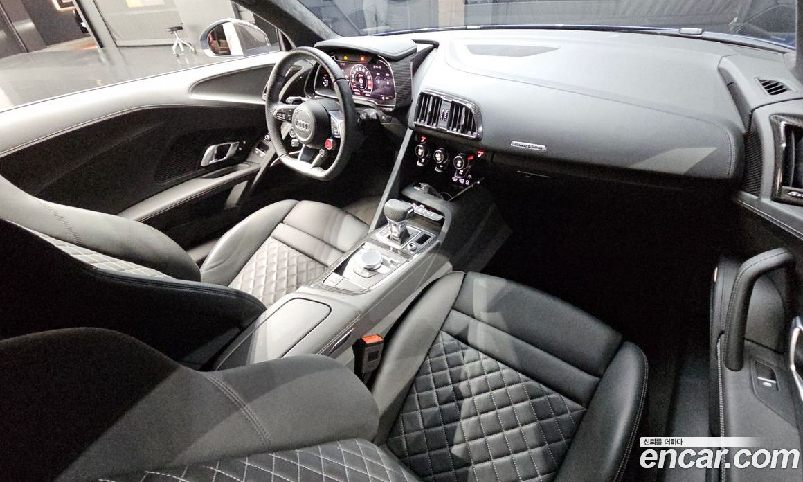 Audi R8 (4S) фото 7
