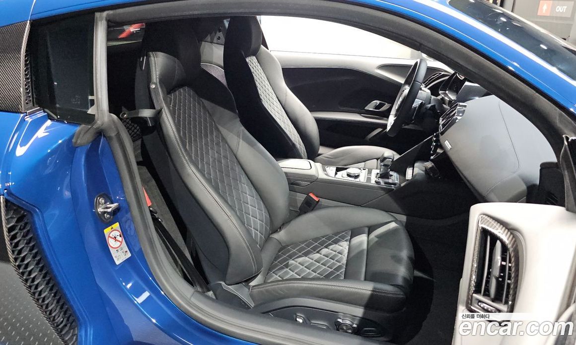 Audi R8 (4S) фото 11