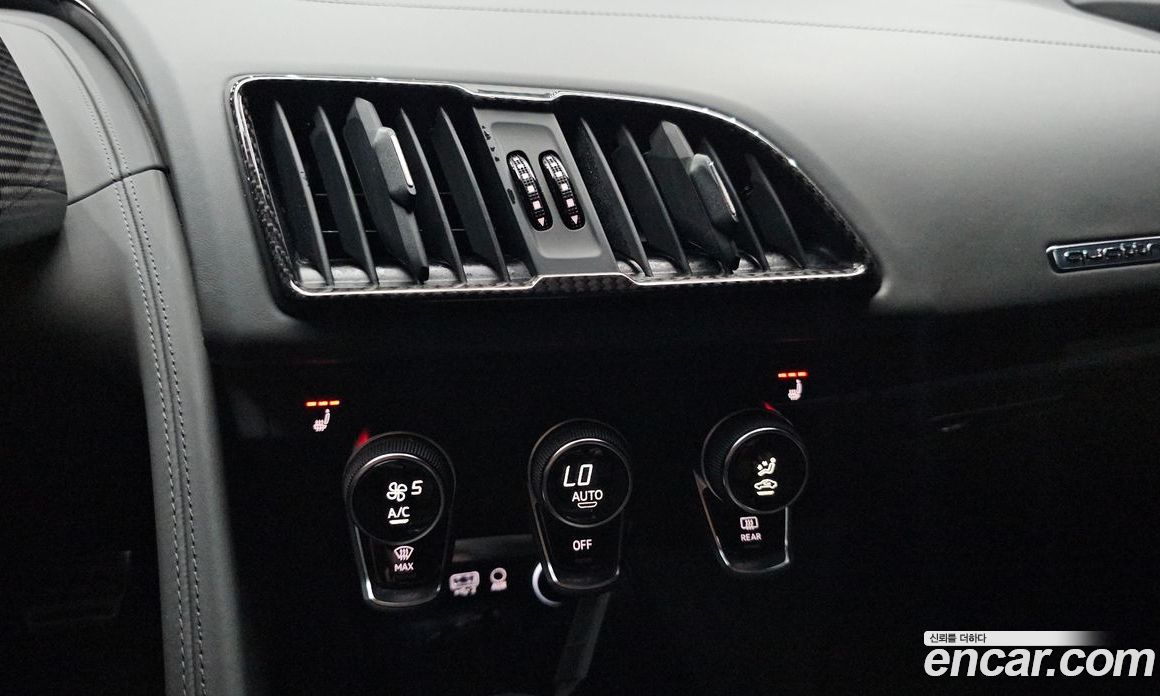 Audi R8 (4S) фото 14