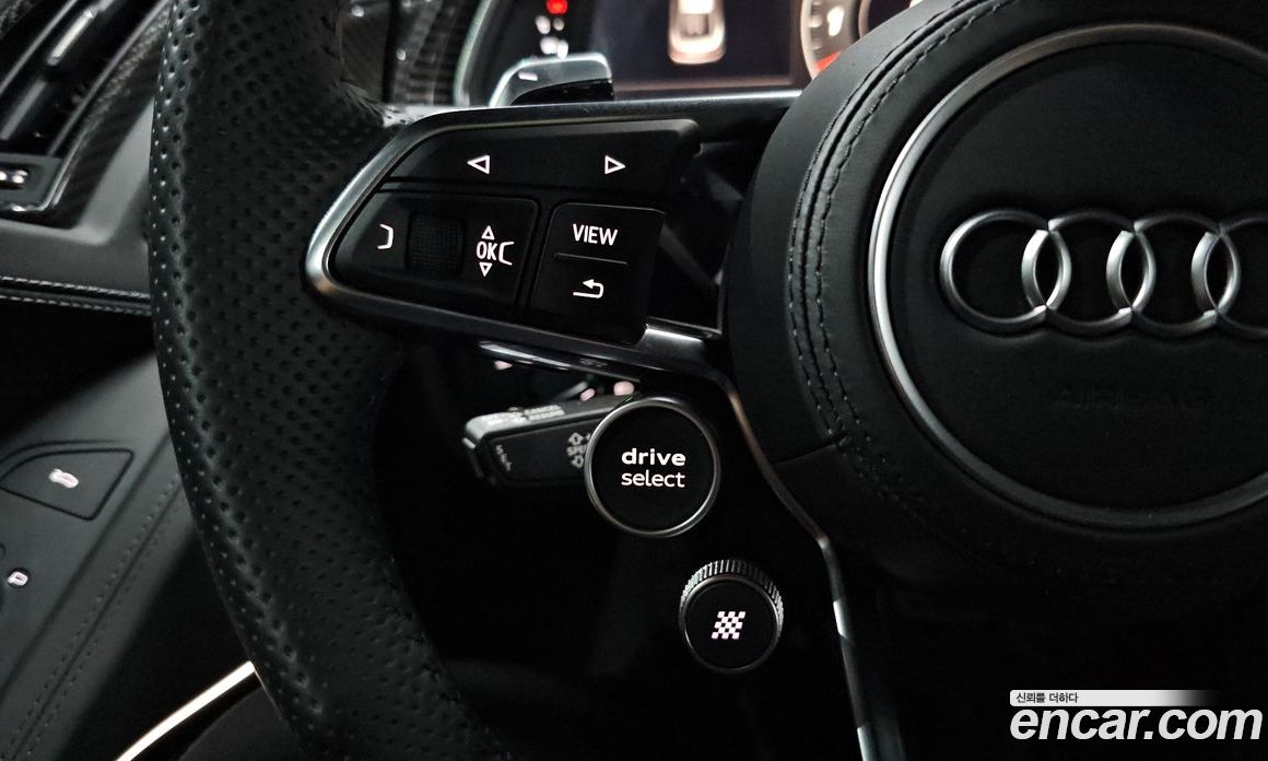 Audi R8 (4S) фото 16