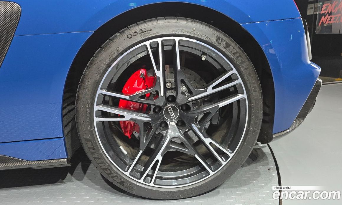 Audi R8 (4S) фото 21