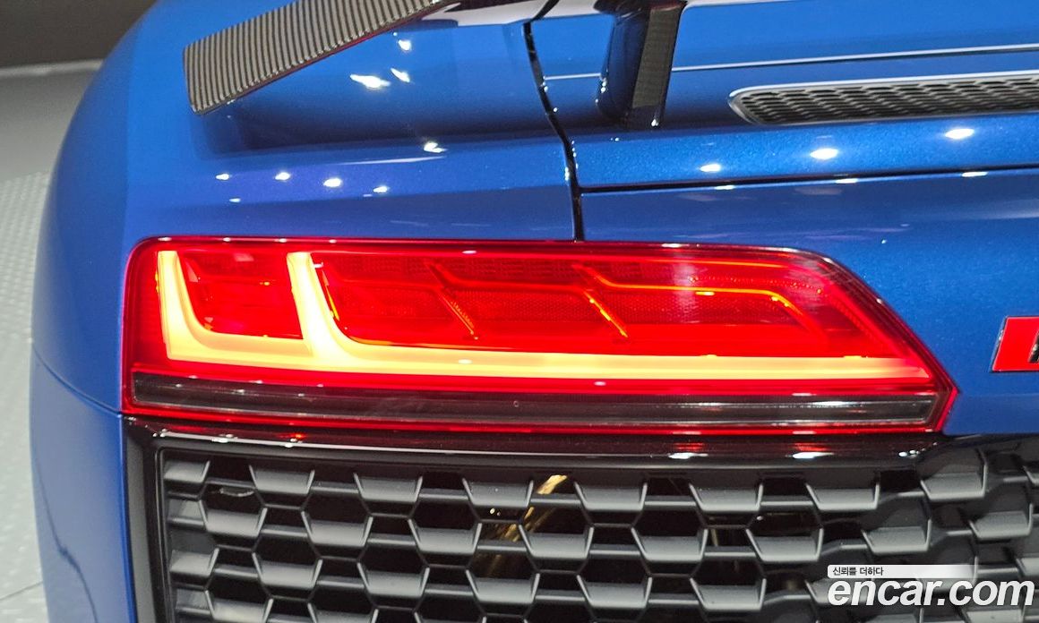 Audi R8 (4S) фото 23