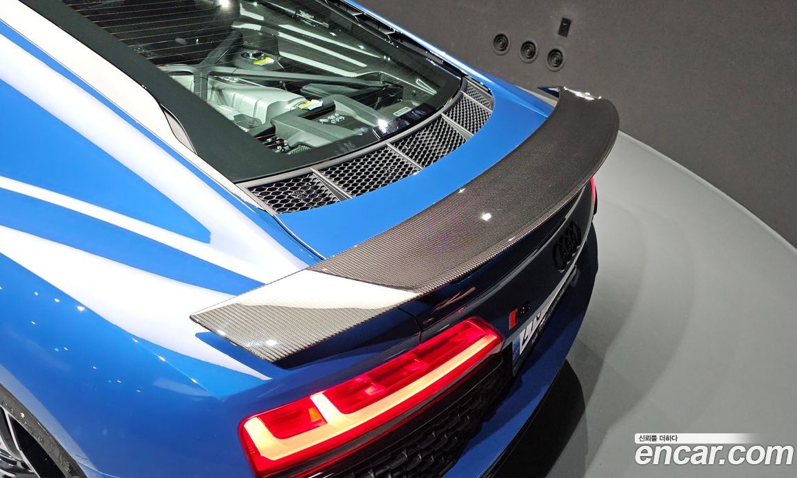 Audi R8 (4S) фото 30