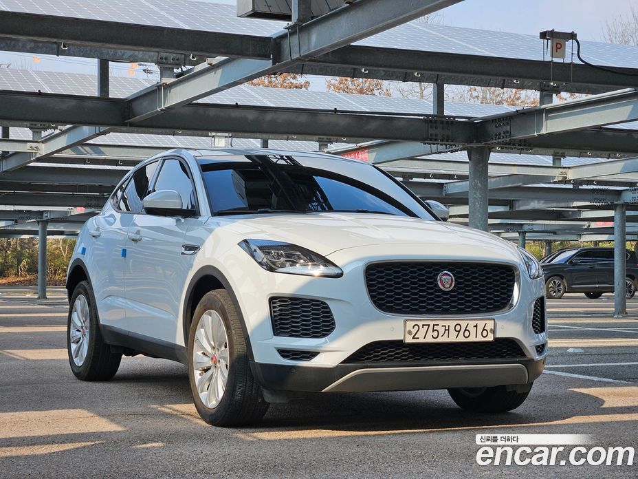 Jaguar E-PACE фото 2