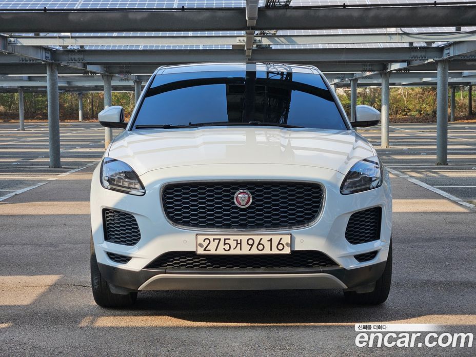 Jaguar E-PACE фото 5