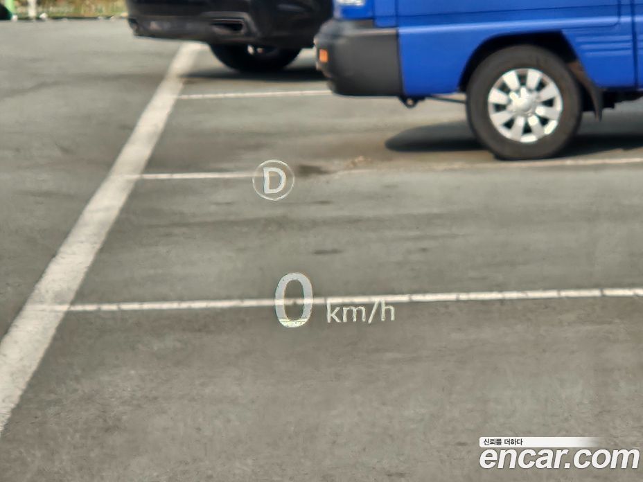 Jaguar E-PACE фото 12