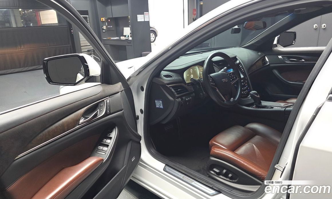 Cadillac CTS 3rd Gen фото 10