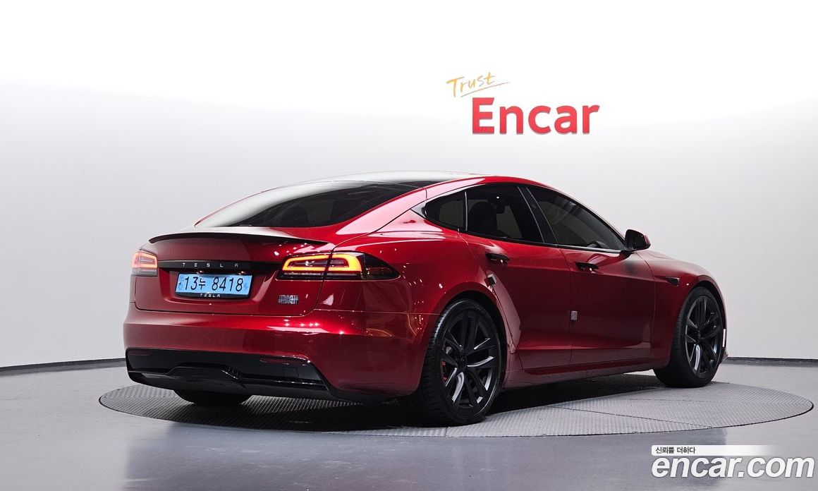 Tesla Model S фото 2