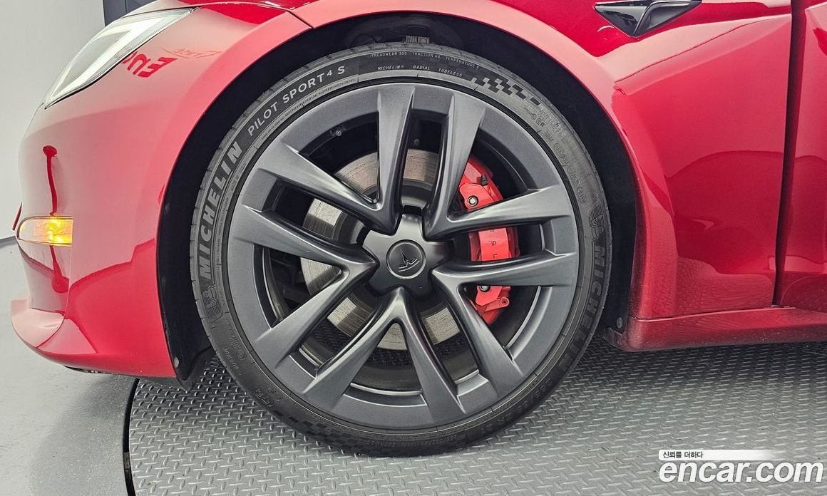 Tesla Model S фото 5