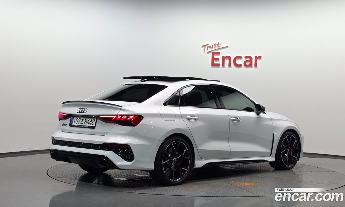 Audi RS3 (8Y) фото 2