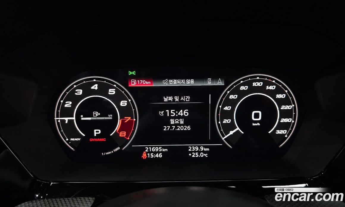 Audi RS3 (8Y) фото 8