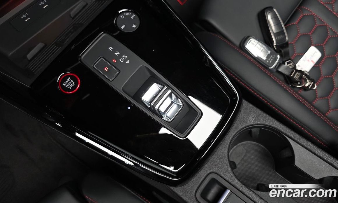Audi RS3 (8Y) фото 9