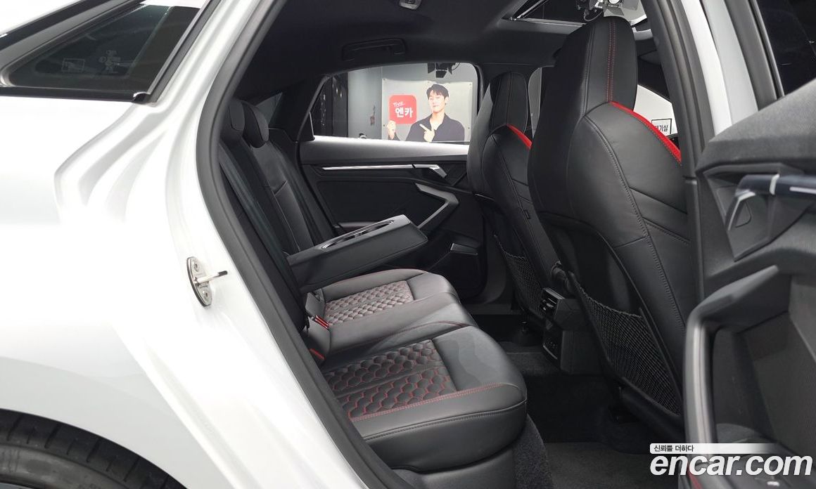 Audi RS3 (8Y) фото 11