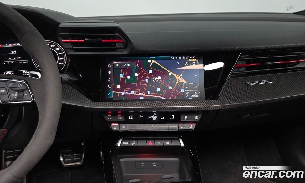 Audi RS3 (8Y) фото 13