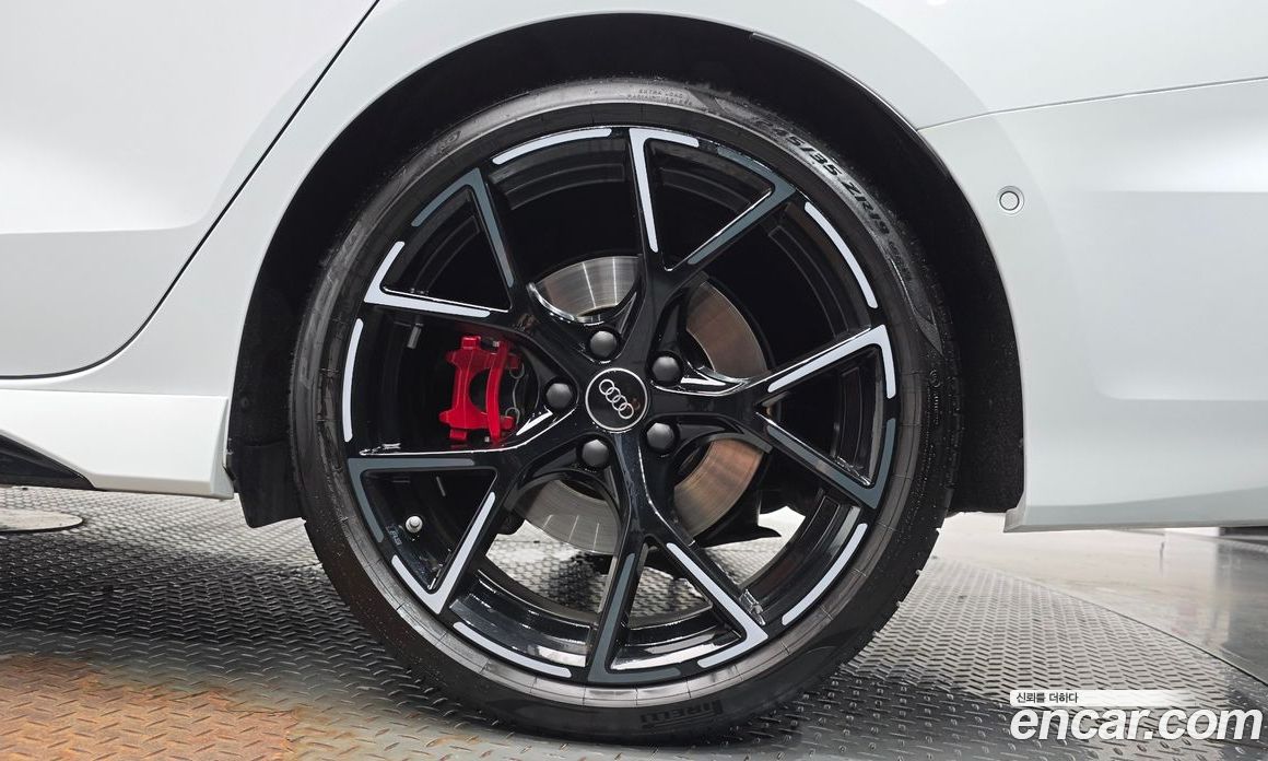 Audi RS3 (8Y) фото 21