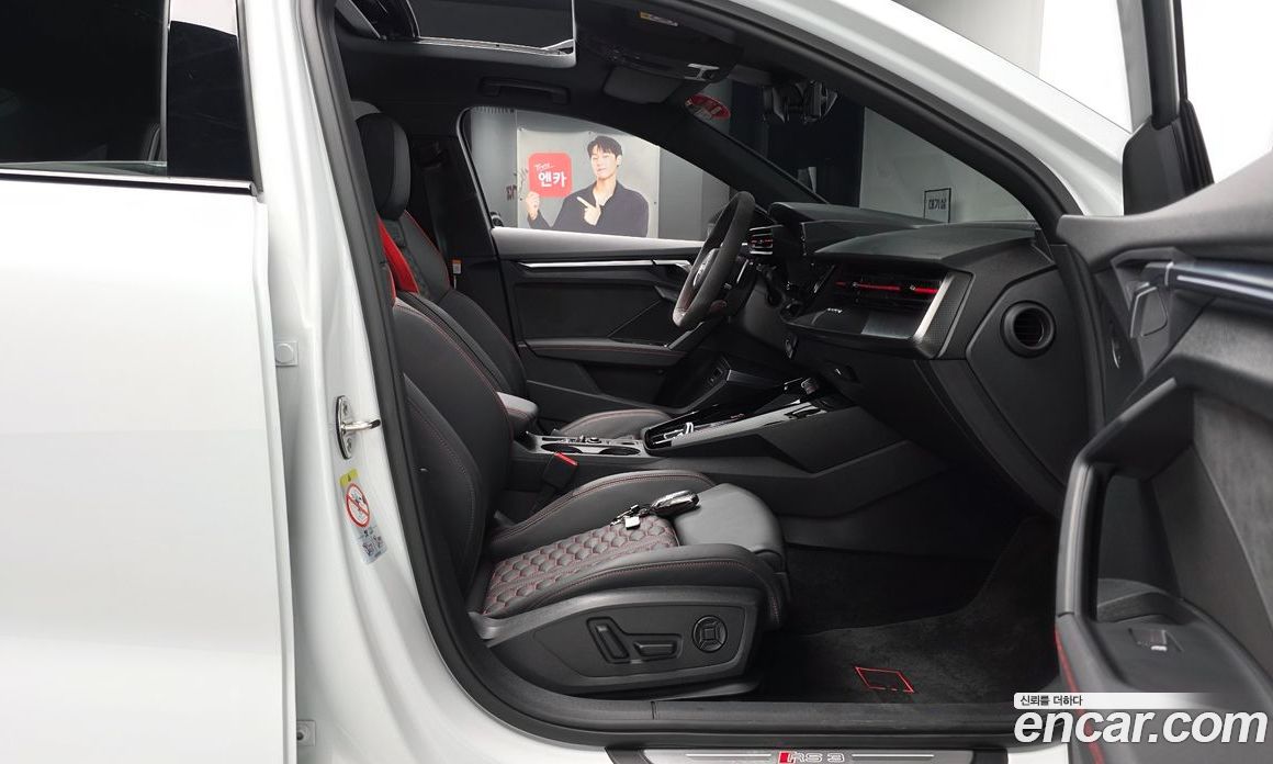 Audi RS3 (8Y) фото 26
