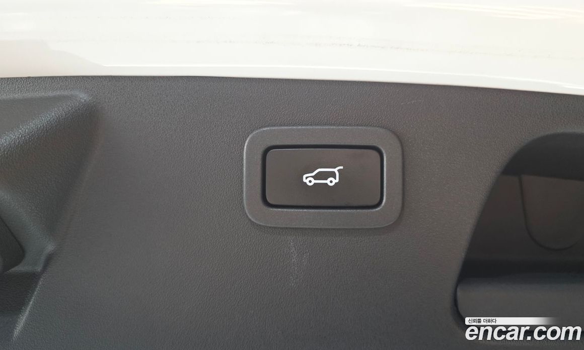 Jaguar E-PACE фото 27