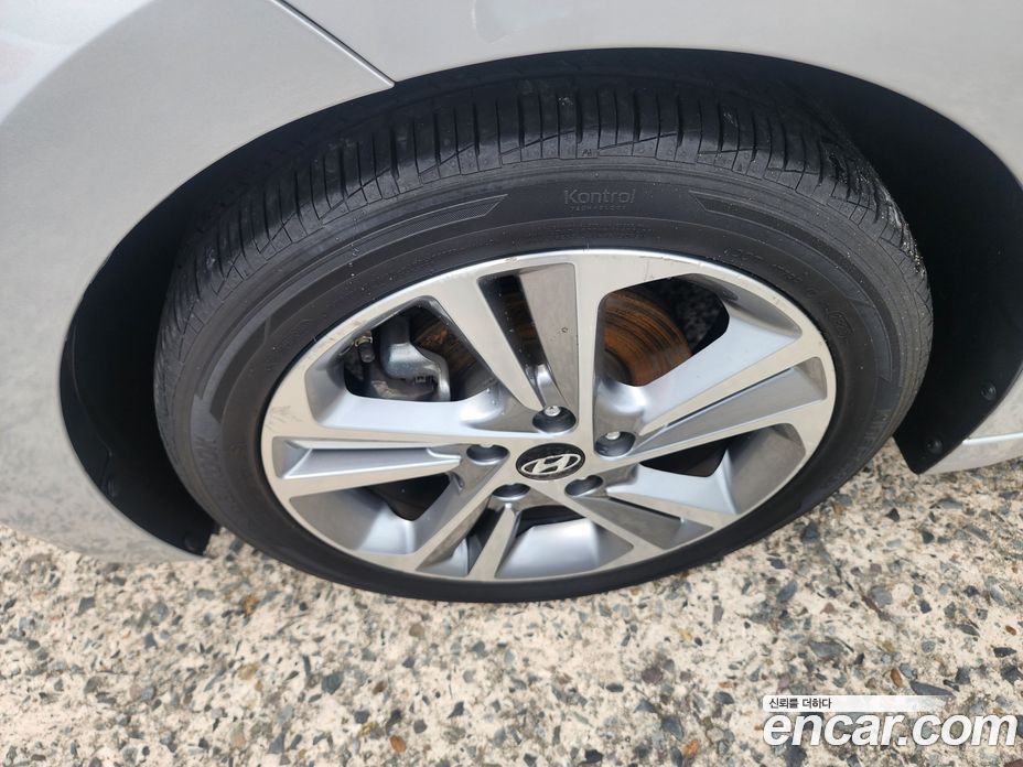 Hyundai Avante (AD) 6th Gen фото 7