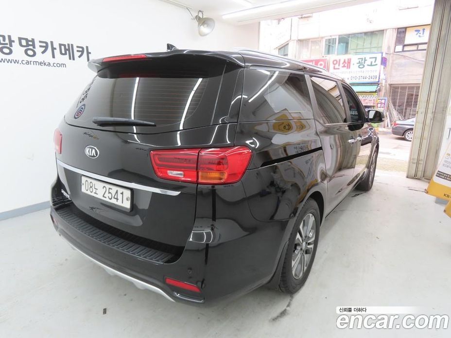 Kia Carnival 3rd Gen Restyling фото 4
