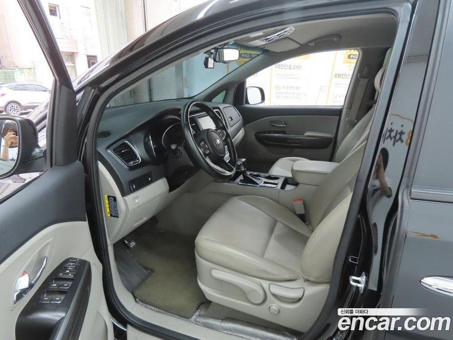 Kia Carnival 3rd Gen Restyling фото 5