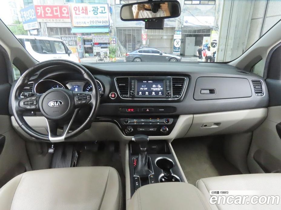 Kia Carnival 3rd Gen Restyling фото 7