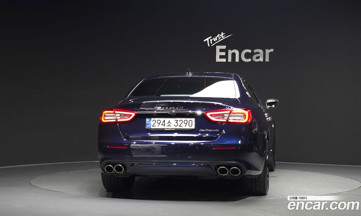 Maserati Quattroporte фото 4