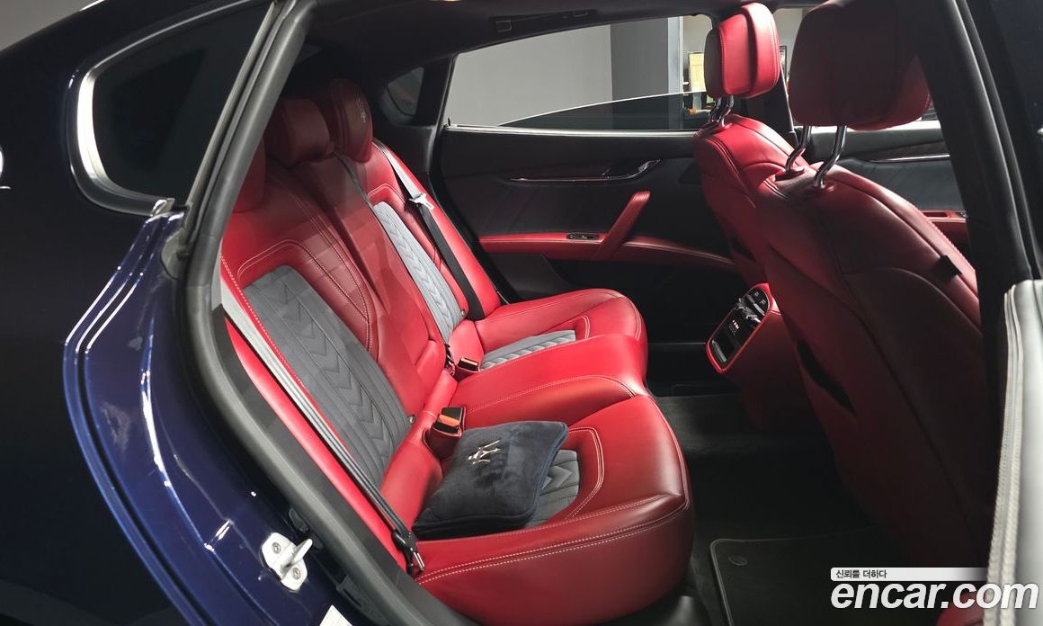 Maserati Quattroporte фото 12