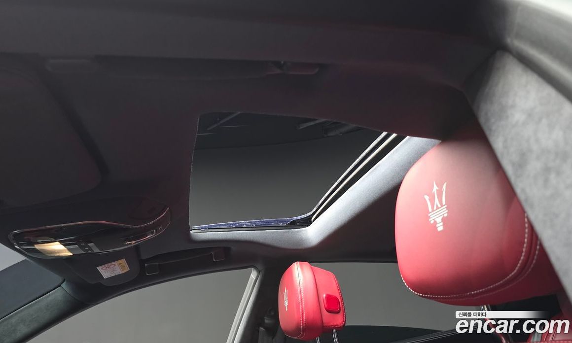 Maserati Quattroporte фото 17