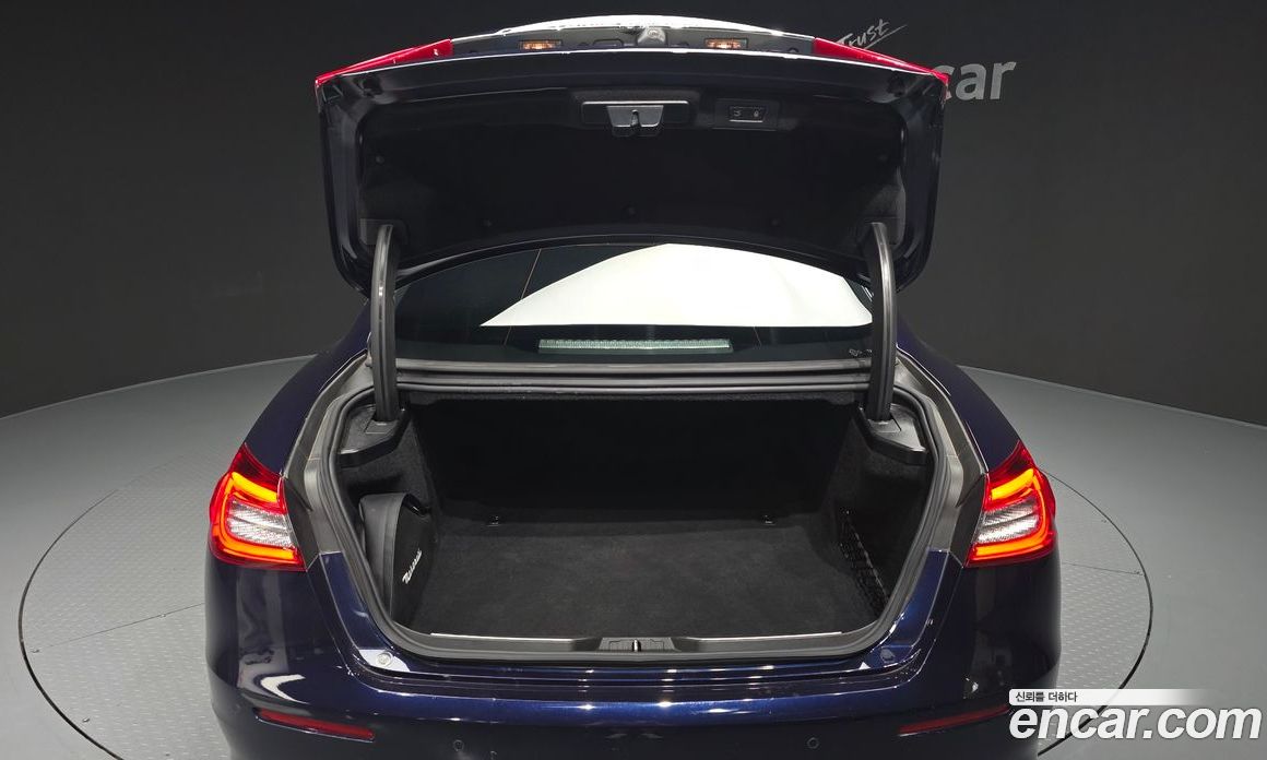 Maserati Quattroporte фото 20