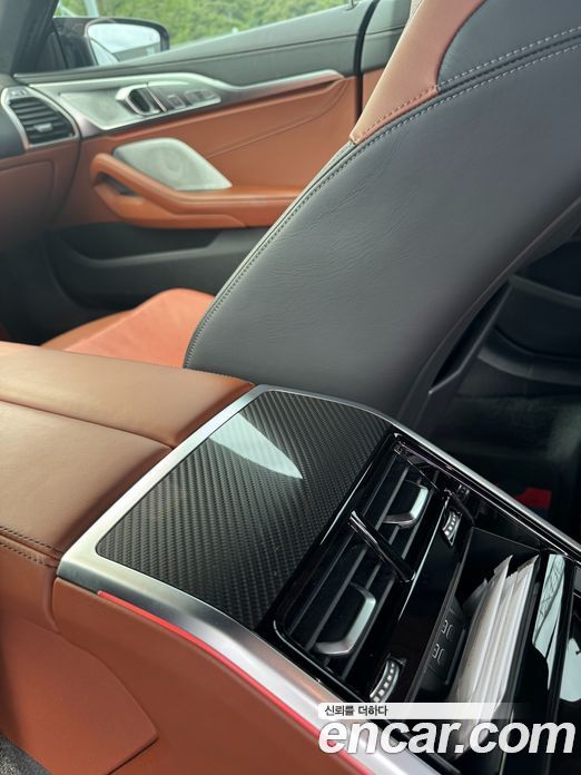 BMW 8-Series (G15) фото 13