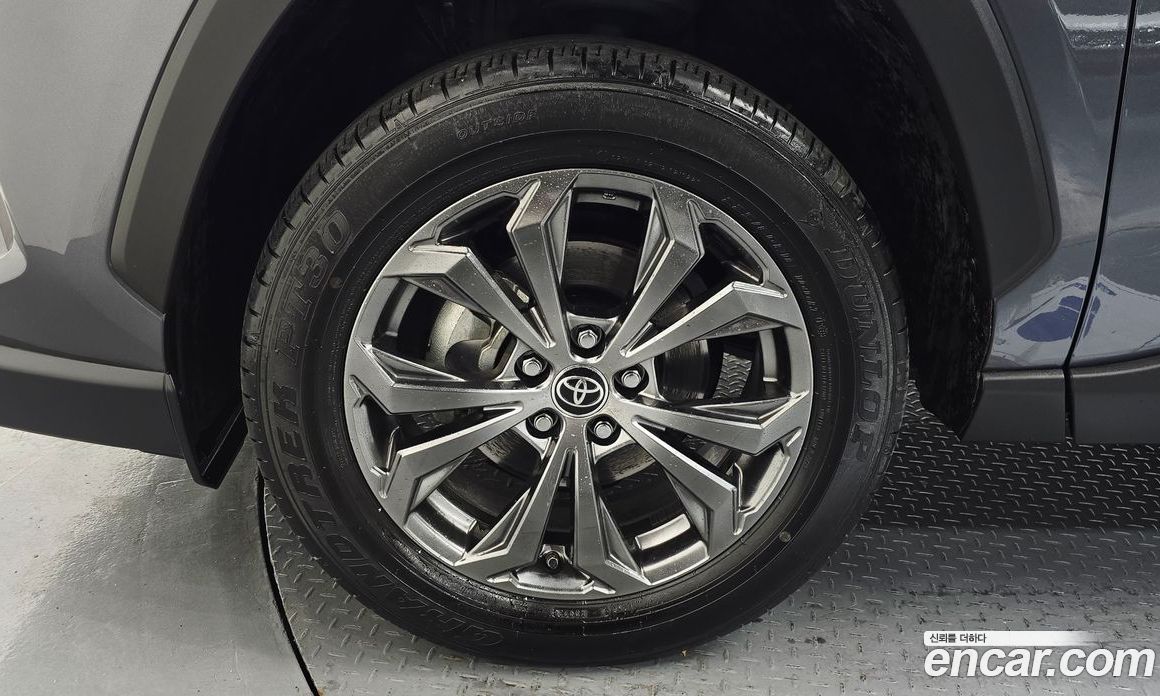 Toyota RAV4 5th Gen фото 5