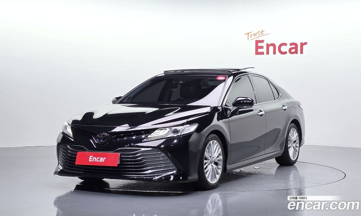 Toyota Camry (XV70)