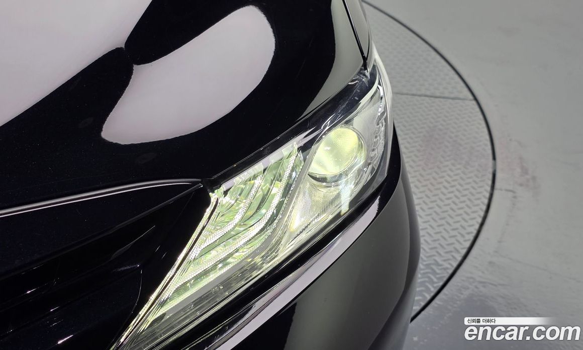 Toyota Camry (XV70) фото 22