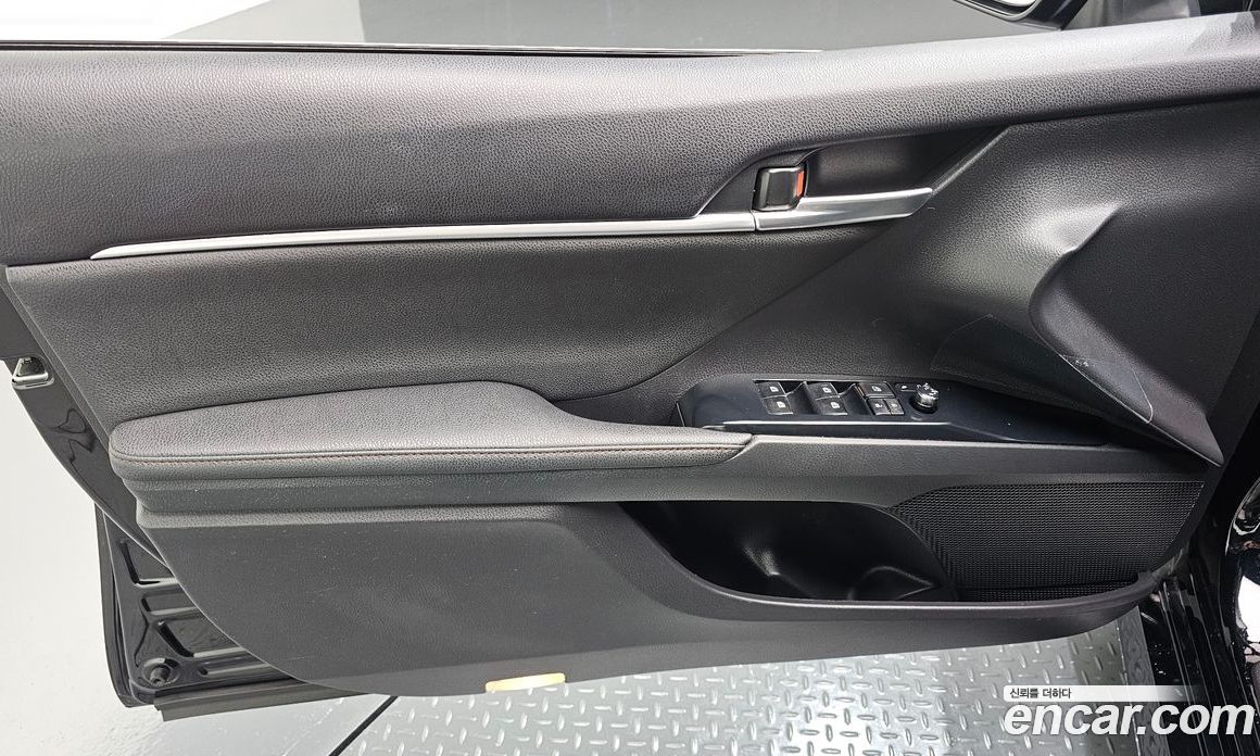 Toyota Camry (XV70) фото 24