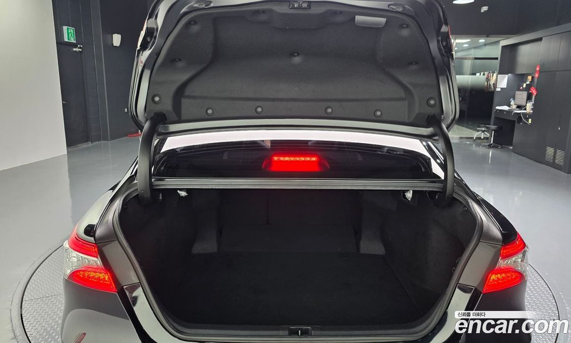 Toyota Camry (XV70) фото 32