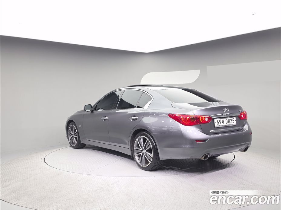 Infiniti Q50 фото 2