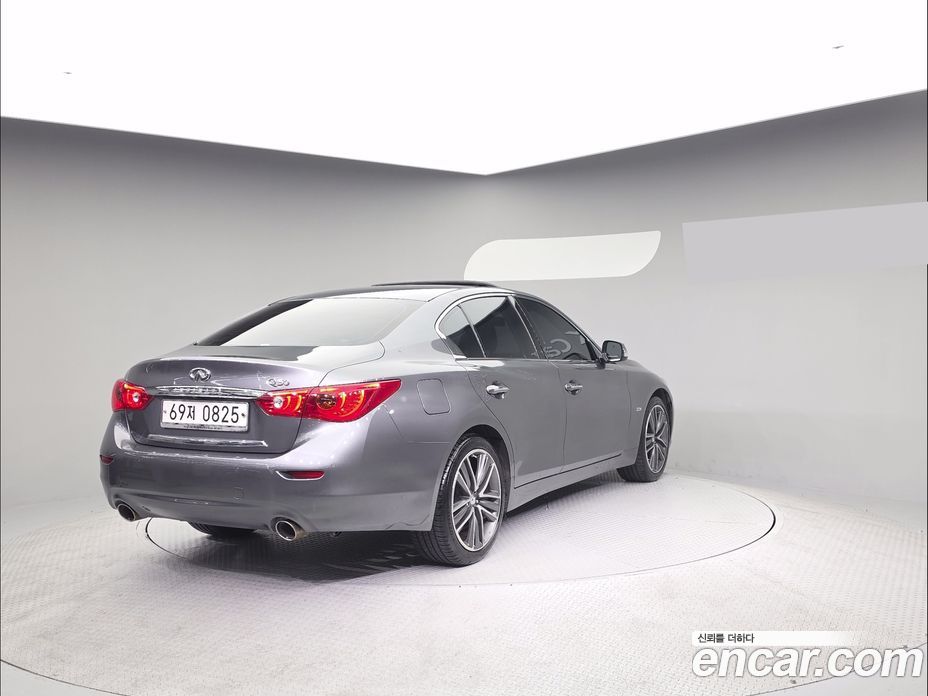 Infiniti Q50 фото 4