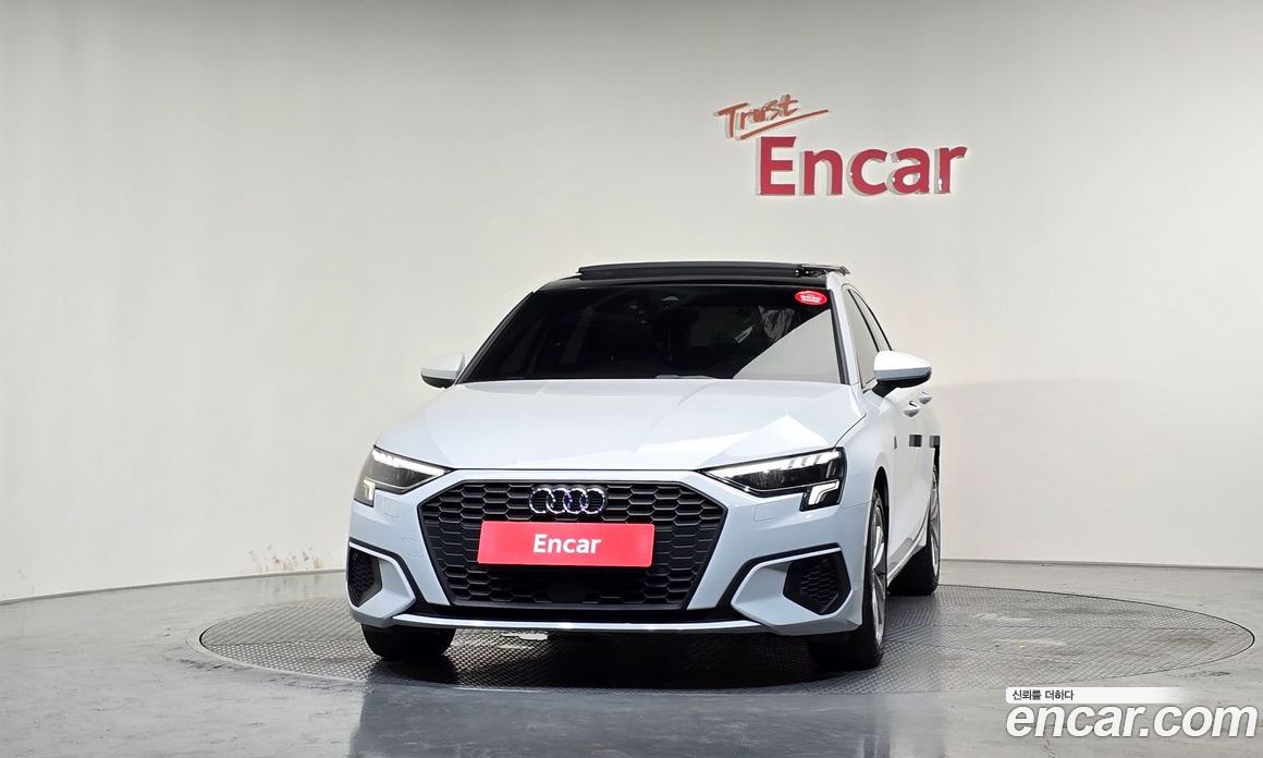 Audi A3 (8Y) фото 3