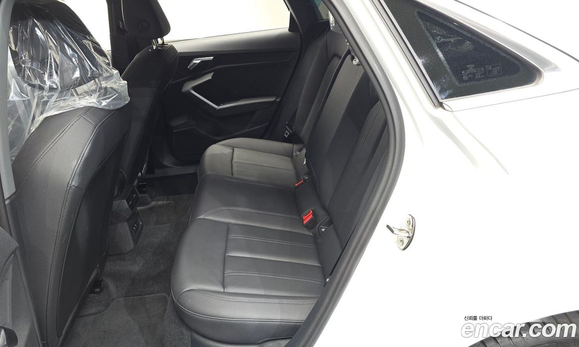Audi A3 (8Y) фото 11