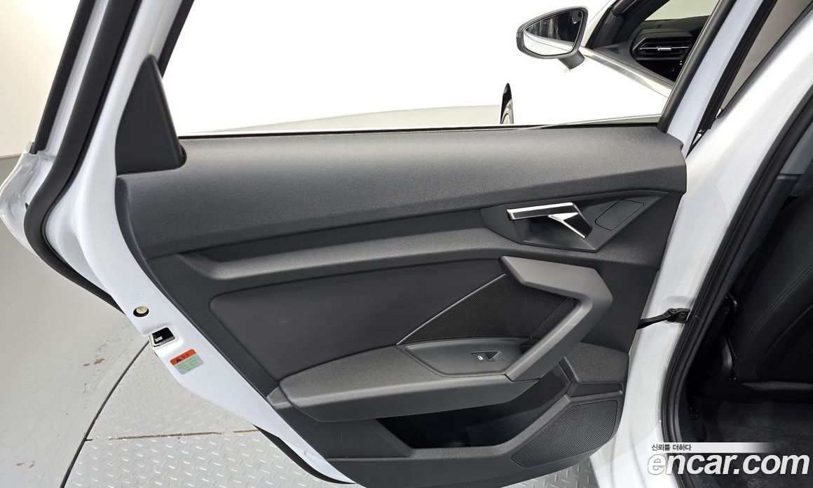 Audi A3 (8Y) фото 25