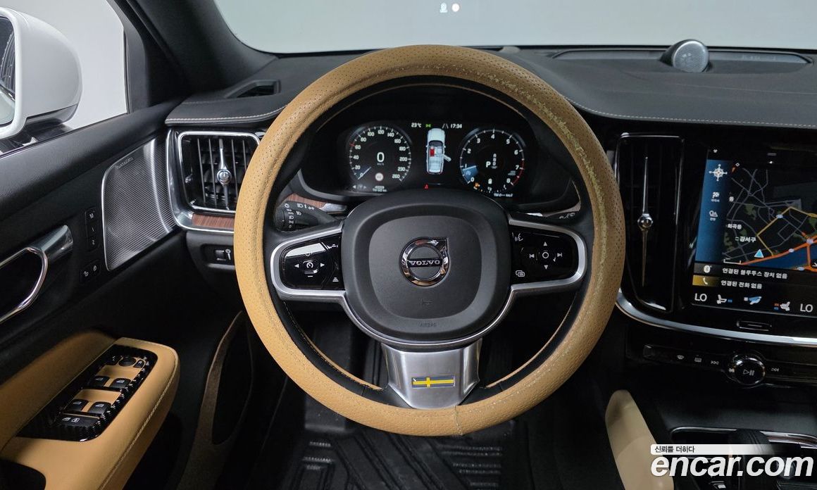 Volvo V60 Cross Country 2nd Gen фото 12