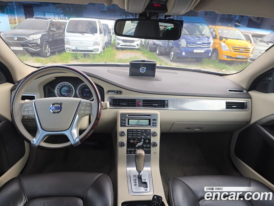 Volvo XC70 фото 7